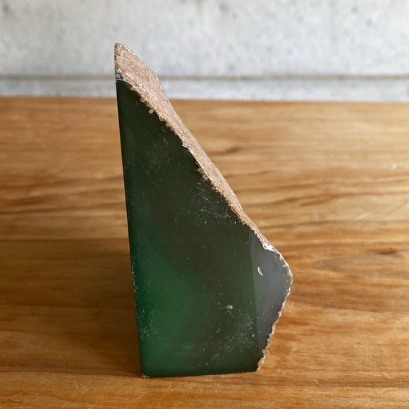 Geode bookend or shelf decor “green” - Picture 2 of 7
